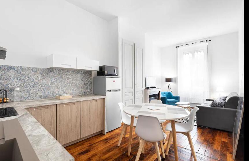 Appartement 2 Pieces Jean Mace Et Stationnement ลียง ภายนอก รูปภาพ